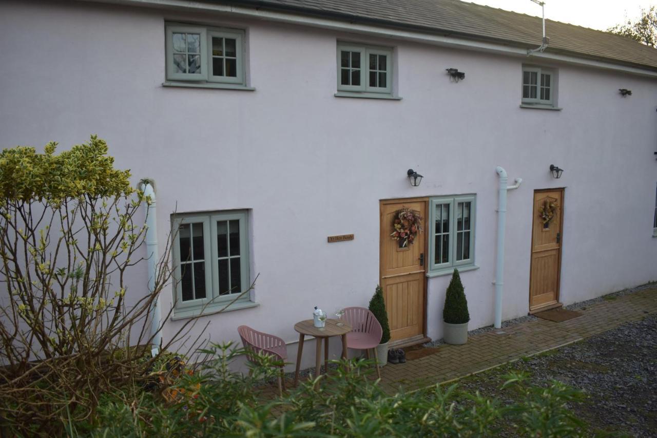 Luxury 2-Bed Barn Conversion In Llansteffan Кармартън Екстериор снимка